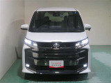 明度の高いLEDヘッドライトで、夜間の運転も安心です。