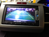 バックカメラの画像です。ガイドラインがスムースな車庫入れをサポートいたします。車庫入れの安心感がアップしますね。