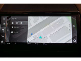10.25インチの見やすいディスプレイにシンプルなボタン配置あ快適なドライブに役立ちます。