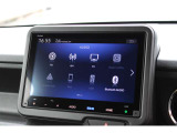 クルマの中でiPhoneを、より安心・快適に楽しめる「Apple CarPlay」に対応。音楽の再生や通話など、iPhoneの様々な機能をナビ画面や音声で操作できます。