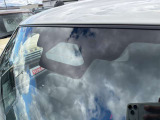 【スズキ セーフティサポート】走行中に前方の車両等を認識し、衝突しそうな時は警報とブレーキで衝突回避と被害軽減をアシスト。より安全にドライブをお楽しみいただけます。