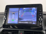 アラウンドビューモニターで車を上空から見下ろしているような映像を映し出します。周囲の状況がひと目でわかります!