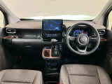 運転席からの視界が広く、前方や周囲の状況を確認しやすく開放的です!毎日の運転も安心して快適にお楽しみいただけます♪