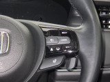 Hondaセンシングの機能のひとつ、アダプティブクルーズコントロール付!アクセルから足を離しても設定したスピードと前車との車間を保ち走行してくれます!車線維持もアシスト☆高速道路で疲労軽減ですね☆