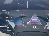 低走行車両入庫!レイアウトはステアリングスイッチで切り替えでき運転に集中しながら必要な情報を瞬時に得ることが可能です。