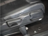 ◆シートハイトアジャスター◆運転席を上下に高さ調節ができます!運転ポジションを体格に合わせてシート調整できます。