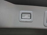 リアゲートは電動で開閉が可能です☆