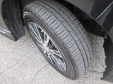 お車のお洒落も足元から!アルミホイール装備でバッチリ!