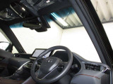 見通しのよいすっきりとした視界で、誰でも運転しやすいです。運転のしやすさは疲れにくさにも繋がりますよ♪