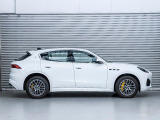 もちろんサラウンドビューモニター+パークセンサーを搭載。駐車時の不安を軽減。