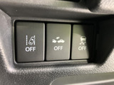 運転支援に関する機能のスイッチが並び、必要な装備の設定をまとめて確認しやすい配置です。各ボタンには内容を示すアイコンが表示され、乗車時に機能の有無を把握しやすく、日々の運転をサポートします。