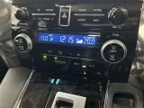 デュアルエアコンとは、運転席と助手席で、個別に温度設定ができる機能です。気温の感じ方は、人それぞれ違うもの。乗る人に優しい機能ですね。