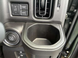 運転席側ドリンクホルダー