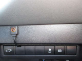 運転席からトランクの開閉がスイッチ一つで操作できます!