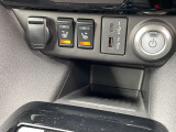 運転席、助手席とシートヒーターが装備されております