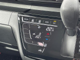【 オートエアコン 】車内温度を感知して自動で温度調整をしてくれるのでいつでも快適な車内空間を創り上げます!//