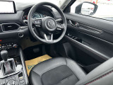 運転者を中心に作り上げられたインパネ、疲労軽減されるシート設計