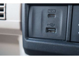 【充電ポート】USB・タイプC充電ポートを備え、利便性も◯です!