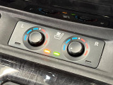 【シートヒーター&ベンチレーション】夏場は涼しい風でお尻や背中の熱やムレを防ぎ、冬はエアコンよりも早く温まってポカポカに!季節を問わず快適に過ごせます。