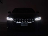 【キドニーグリル】BMWは約90年もの間、ほぼ全ての車両にひと目でBMWだと分かるこの特徴的なフロントグリルが備えられ、デザイン・アイコンとして親しまれてきました。