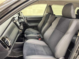 トヨタ中古車「まるごとクリーニング」施工済。外装はもちろん内装はシートを外して見えない所まで徹底洗浄しています。