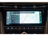 10.25インチの見やすいディスプレイにシンプルなボタン配置は、快適なドライブに役立ちます。