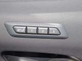 【運転席ポジションメモリー】シートのセットは3つの登録まで行うことができます。