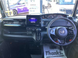 【インパネ】伸びやかで操作性の高いインパネ周り。毎日乗る車だからこそお気に入りの空間で。