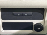 リアシートヒーター 3段階で暖かさの調節が可能です。暖房で車内全体が温まるより早くシートが温まるため冬場の運転も快適になります。