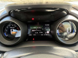 見やすさと先進性を両立したメーター。デザインが運転のし易さに貢献します。