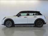MINIオーナーのために設計されたオリジナルのMINI自動車保険がございます。車のことは全ておまかせください。