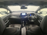走る楽しさを持ったSUV!TNGAプラットフォームを採用していて、ハンドリングに定評があります!ハイブリッド車なので、静粛性があり、とても静かで快適!