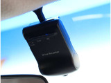 自社工場を3拠点完備しております。重整備やカスタムを始め、ご購入後のお車のメンテナンスも弊社にお任せください。