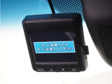 ◆ドライブレコーダー◆映像・音声などを記録する自動車用の装置です。 もしもの事故の際の記録はもちろん、旅行の際の思い出としてドライブの映像を楽しむことができます。