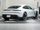 タイカン 4S パフォーマンスバッテリー プラス 4シート 4WD