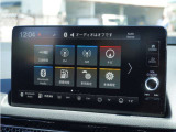 【スマートフォン連携】AppleCarPlay・AndroidAutoでスマホ連携が可能。対応するアプリをディスプレイで操作できます。