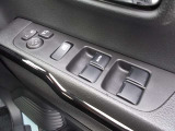 パワーウインドーのスイッチです!運転席にはオート機能が付いています!