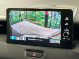 【バックカメラ】駐車時に後方がリアルタイム映像で確認できます。大型商業施設や立体駐車場での駐車時や、夜間のバック時に大活躍!運転スキルに関わらず、今や必須となった装備のひとつです!