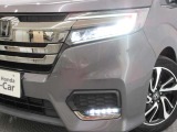 LEDヘッドライトとLEDフォグランプで、夜間の走行も明るい♪