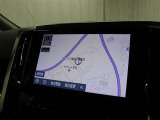 9インチのディスプレイオーディオにはナビキットを採用。フルセグTV、AM/FM(ワイドFM対応)、Bluetooth/USB入力に対応しています。(T‐Connectは別途有料)