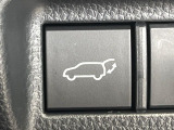 【パワーバックドア】スマートキーや運転席のボタンを押すだけでリアゲートが自動で開閉します!荷物を持っている時や、高い位置にあるバックドアを閉める際に便利な機能です♪