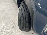 タイヤサイズは215/50R18!残り溝は7ミリ程度です!