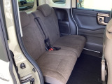 スライドドアなら狭い駐車場でもドアをぶつける心配がありません。ステップが低く乗り降りもしやすいです。