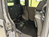 後部座席ははね上げる事でもう一つの荷室としてもお使いいただけます!
