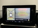 【パノラマモニター】車両周囲を上から見下ろしたような映像を表示。正確なモニタリングが可能になり、駐車時・幅寄せをアシストします!