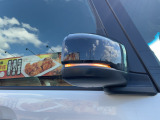 オシャレさと視認性を兼ね備えたLEDミラーウインカー♪