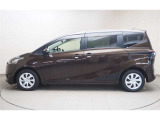 安心の納車前整備を実施します。その際にエンジンオイル、オイルエレメント、ワイパーゴムを交換いたします。