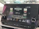 ナビゲーションやオーディオなどのメニューが一覧で表示され、使いたい項目を画面から選びやすい構成です。日々の移動に便利な機能をまとめて活用できます。