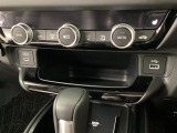 ドライブのサポート、車内の収納スペースも充実してます♪