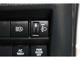 車体が傾いた状態の時にヘッドライトの光の高さを上下に調整することが出来ます!